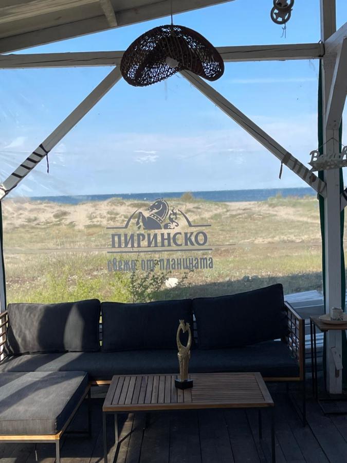 Sea Caravan/Camper On The Beach Китен Екстер'єр фото