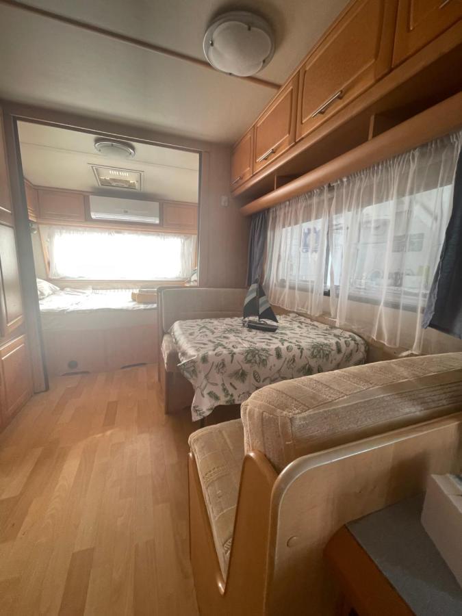 Sea Caravan/Camper On The Beach Китен Екстер'єр фото